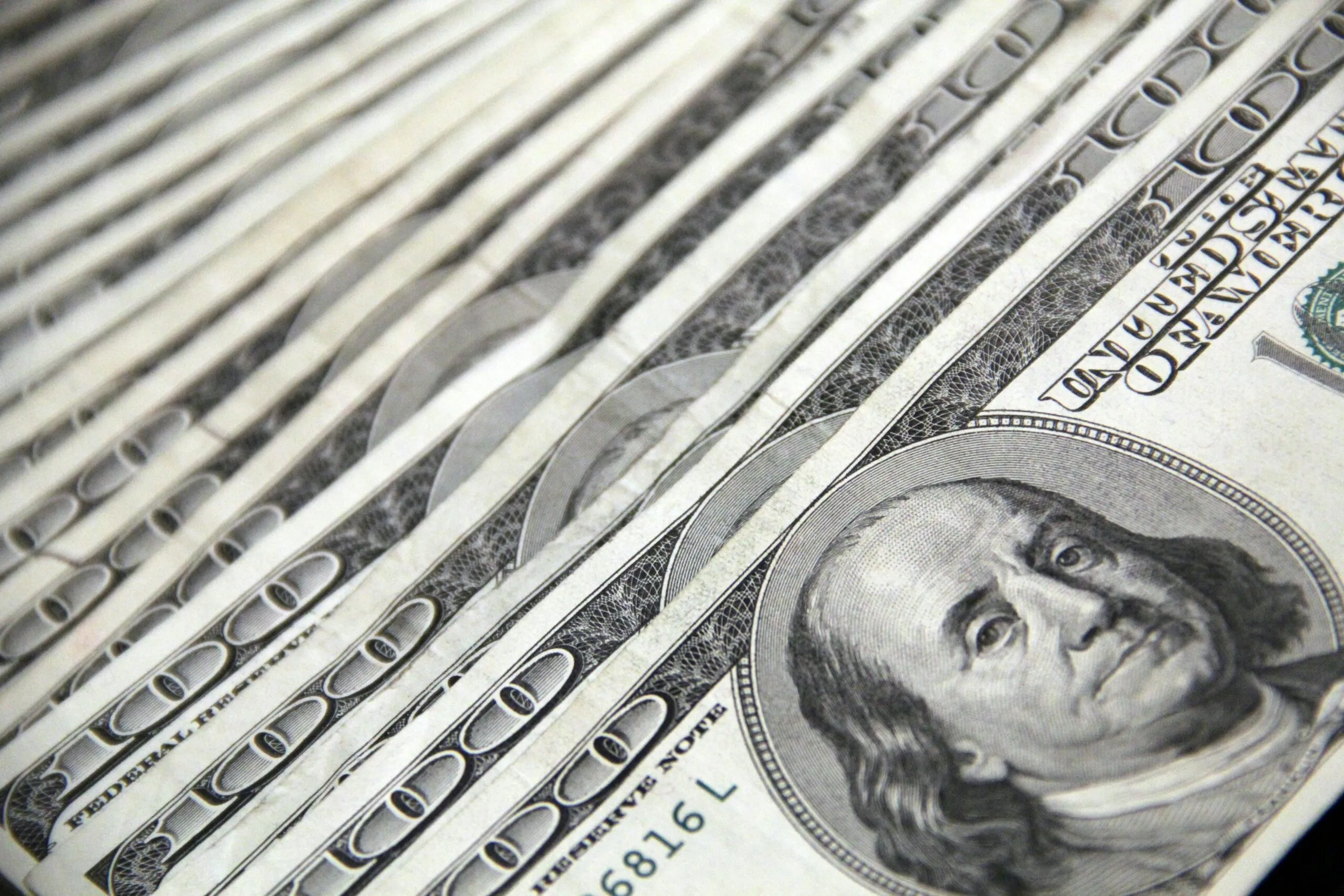 كيف تقرأ سعر الدولار في البورصات العالمية؟