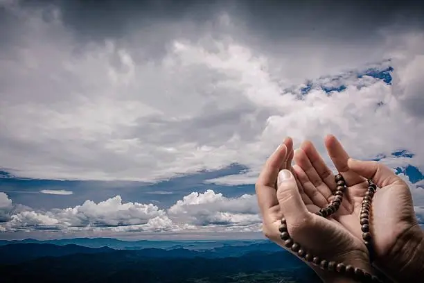 أسباب ضيق الصدر والحزن