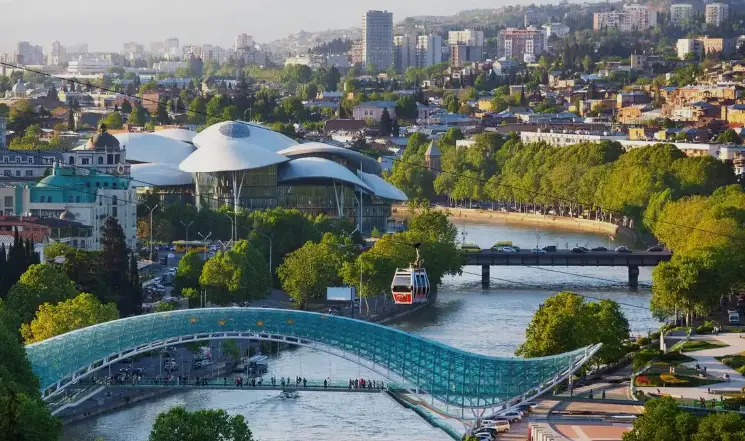 السياحة في جورجيا للشباب