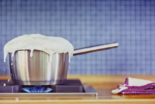 طريقة غلي اللبن الصحيحة