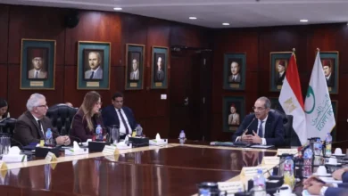 وزير الاتصالات والبريد