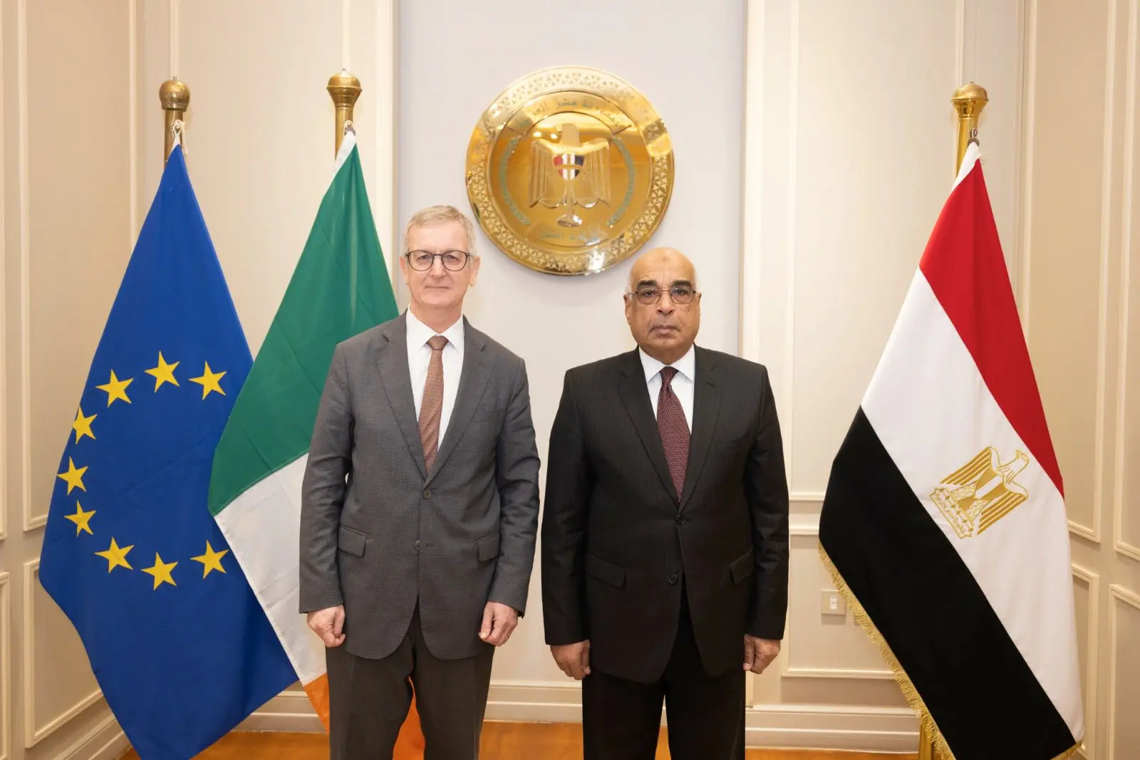 وزير العدل يستقبل السفير الإيرلندي بالقاهرة لبحث تعزيز التعاون القضائي والقانوني ⚖️