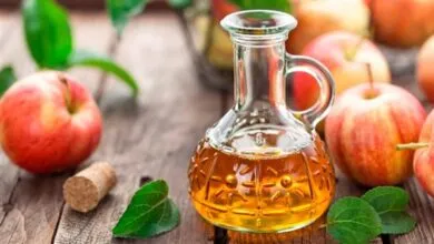 خل التفاح بين الفوائد والتحذيرات.. ملعقة طعام واحدة قد تُحدث فرقًا كبيرًا