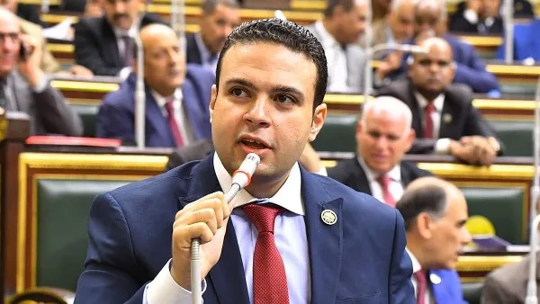 عبد المنعم إمام يثير الجدل: كثرة سفريات وزراء حكومة مدبولي تحت المجهر في ظل الأزمة الاقتصادية