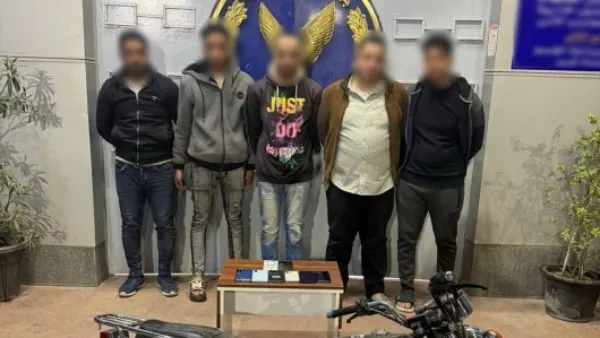 ضربة أمنية حاسمة بالمقطم.. سقوط عصابة سرقة الهواتف المحمولة من المواطنين ضربة أمنية حاسمة بالمقطم.. سقوط عصابة سرقة الهواتف المحمولة من المواطنين