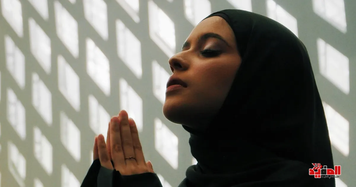 حكم خلع الحجاب .. هل تأثم المرأة شرعًا